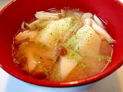 ❤じゃが芋としめじの山椒香るお味噌汁❤